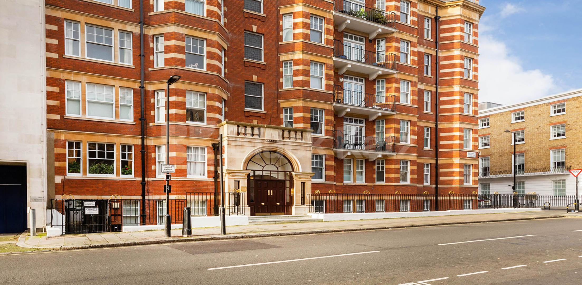 Super recently refurbished 3 bed 2 bath minutes to Baker Street Tube.   Melcombe Court, Dorset Square, Baker Street